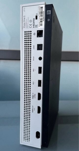 Xbox One S 1TB + Mando Xbox Astral Purple