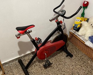 Bicicleta Estática Spinning Roja y Negra