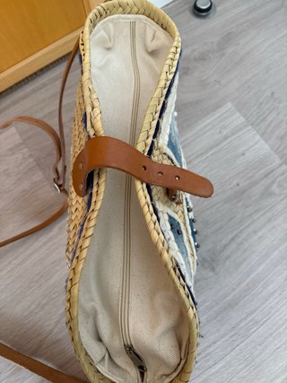 Bolso de mimbre con parches