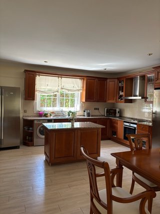 Cocina completa madera y granito