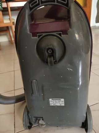 Aspirador Panasonic MC-E745 granate