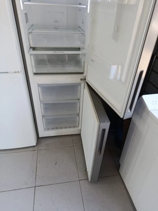 Nevera NoFrost Cristal Candy Negra