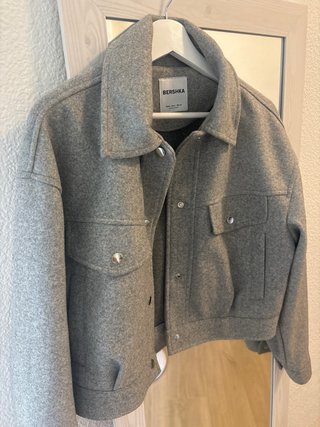 Chaqueta Bershka Gris