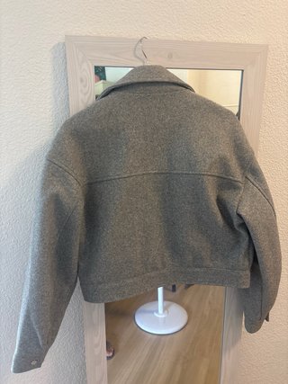 Chaqueta Bershka Gris