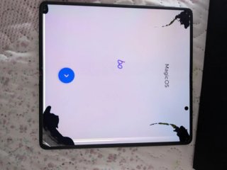 Honor Magic V2