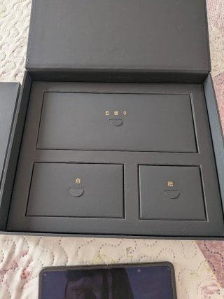 Honor Magic V2