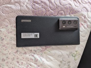Honor Magic V2