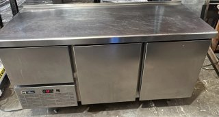 Mesa Frigorífica 3 Puertas 150cm