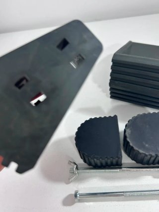 2 cuñas y 2 tornillos para escaleras