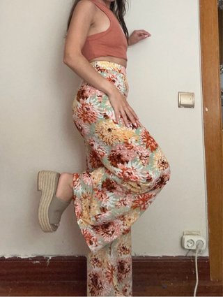 Pantalón palazzo floral Sfera