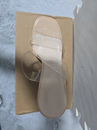 Zapatos de tacón beige transparentes