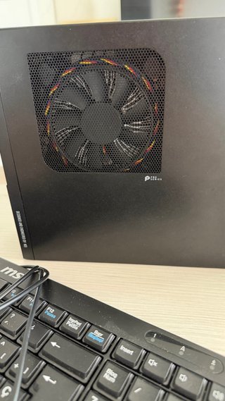 MSI Mini PC Pro con Teclado y Ratón