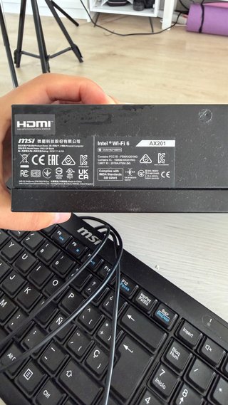 MSI Mini PC Pro con Teclado y Ratón