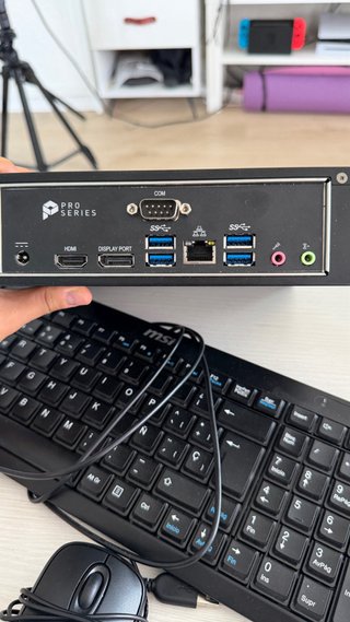 MSI Mini PC Pro con Teclado y Ratón