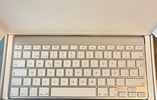 Teclado Apple Inalámbrico Plata