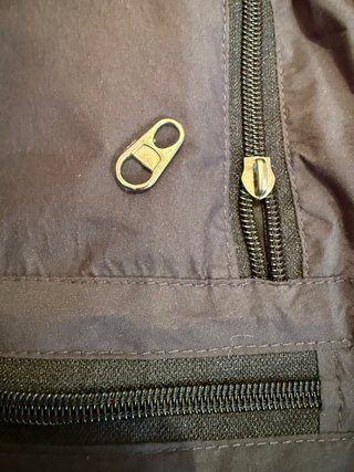 Mochila negra antirrobo Mugling