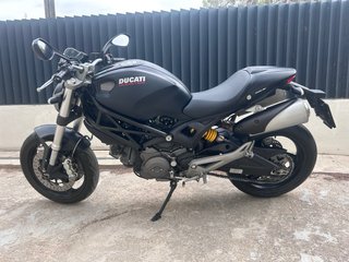 Ducati Monster 696 Negra