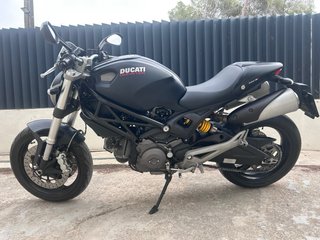 Ducati Monster 696 Negra