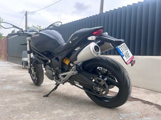 Ducati Monster 696 Negra