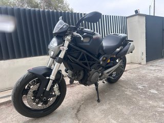 Ducati Monster 696 Negra