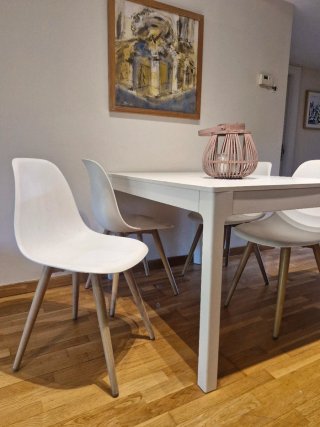 Conjunto mesa y 4 sillas comedor