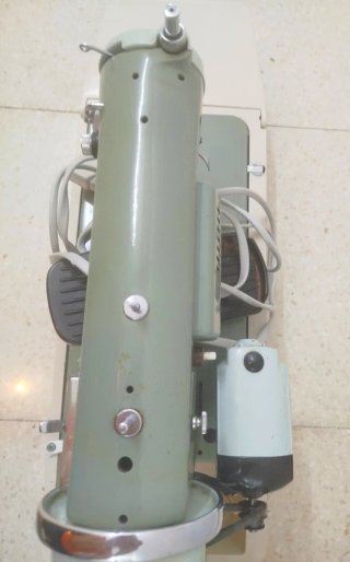 Máquina de coser Alfa De Luxe modelo 9029