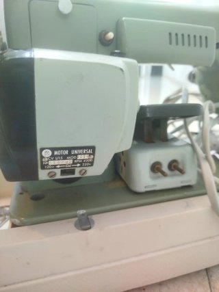 Máquina de coser Alfa De Luxe modelo 9029