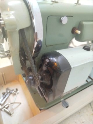 Máquina de coser Alfa De Luxe modelo 9029