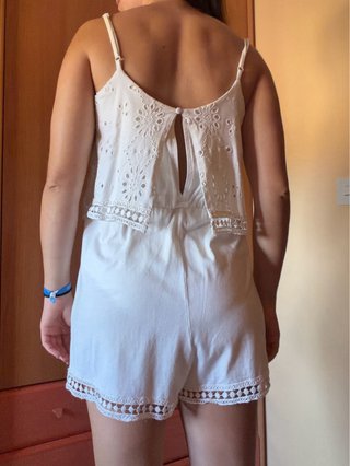 Mono blanco calados