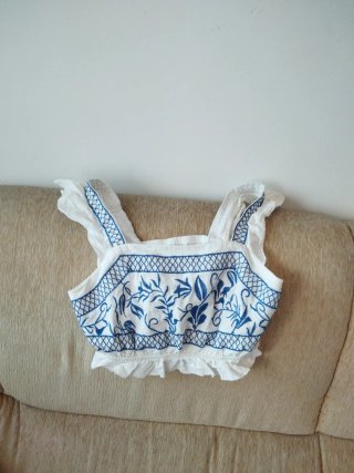 Top blanco con detalles azules Shein talla M
