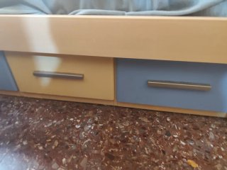Cama doble con cajonera