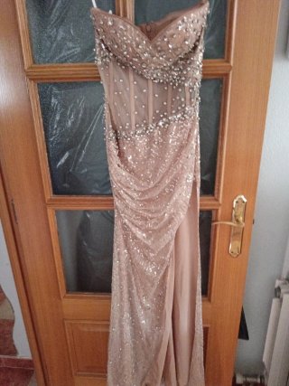 Vestido de fiesta dorado y rosa