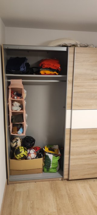 Armario moderno madera y blanco