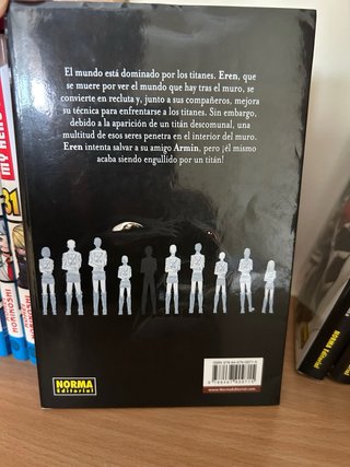 4 cómics Ataque de Titanes