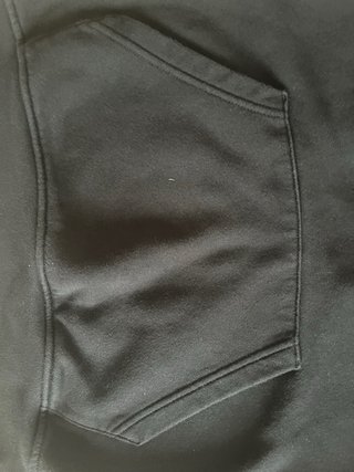 Sudadera Jordan Negra con Logo Rojo