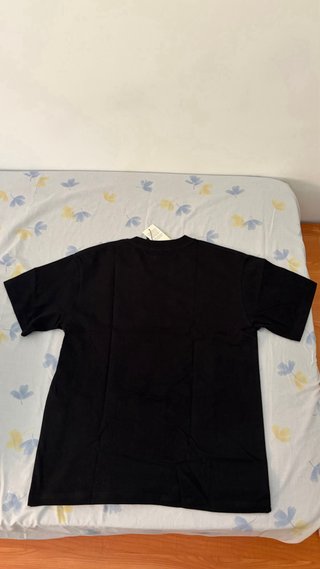 Camiseta Negra Ami Paris Corazón Rojo