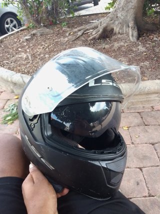 Casco de moto LS2 negro