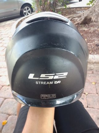 Casco de moto LS2 negro