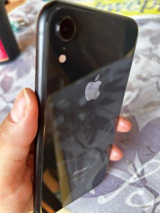 iPhone 11 Negro XR  Salud de batería 77%
