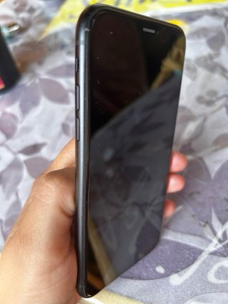 iPhone 11 Negro XR  Salud de batería 77%