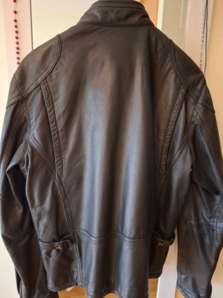 Chaqueta de cuero Massimo Dutti Negra