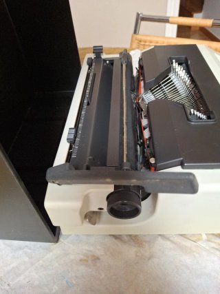 Máquina de escribir Olivetti Lettera 42