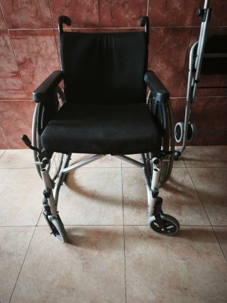 Silla de ruedas plegable