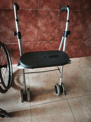 Silla de ruedas plegable