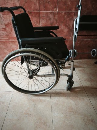 Silla de ruedas plegable
