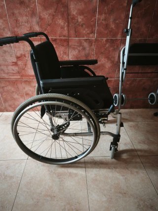 Silla de ruedas plegable