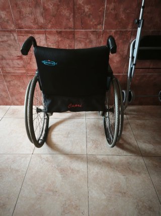 Silla de ruedas plegable