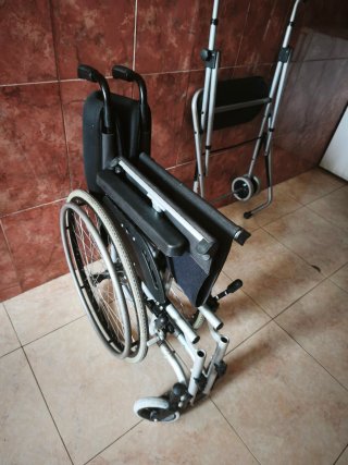 Silla de ruedas plegable