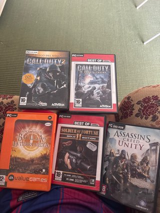 Lote 5 juegos PC: Call of Duty, Assassin's Creed