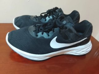 Zapatillas Nike Negras y Blancas